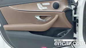 Mercedes-Benz E-Class, 2023 — миниатюра 15