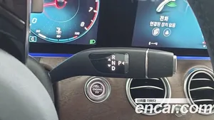Mercedes-Benz E-Class, 2023 — миниатюра 20