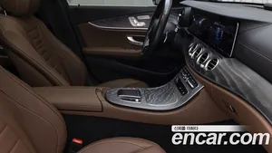 Mercedes-Benz E-Class, 2022 — миниатюра 9