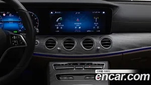 Mercedes-Benz E-Class, 2022 — миниатюра 16