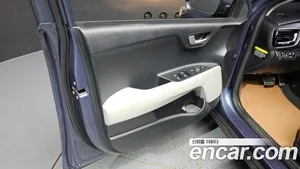 Kia Stonic, 2017 — миниатюра 14
