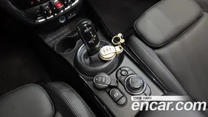 Mini Clubman, 2023 — миниатюра 12