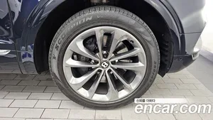 Bentley Bentayga, 2019 — миниатюра 7