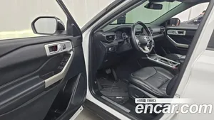 Ford Explorer, 2021 — миниатюра 13