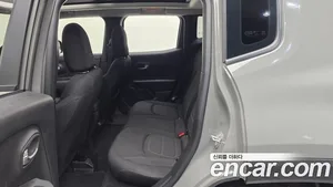 Jeep Renegade, 2022 — миниатюра 18