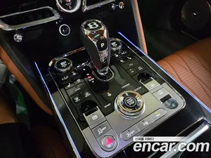 Bentley Flying Spur, 2021 — миниатюра 16