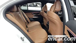 Mercedes-Benz E-Class, 2025 — миниатюра 12