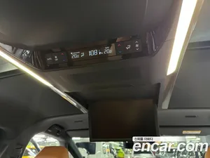 Toyota Alphard, 2024 — миниатюра 13