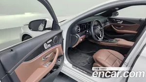 Mercedes-Benz E-Class, 2023 — миниатюра 10