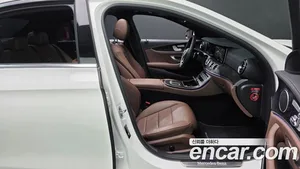 Mercedes-Benz E-Class, 2023 — миниатюра 11