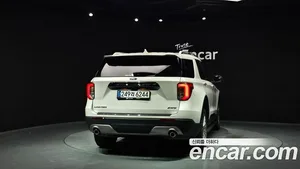 Ford Explorer, 2023 — миниатюра 4