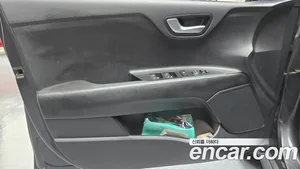 Kia Stonic, 2017 — миниатюра 14