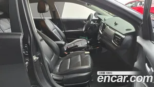 Kia Stonic, 2017 — миниатюра 16