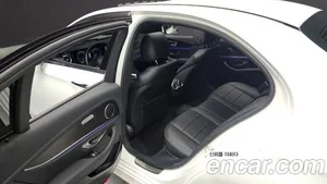 Mercedes-Benz E-Class, 2023 — миниатюра 17