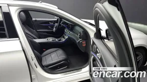 Mercedes-Benz E-Class, 2023 — миниатюра 16