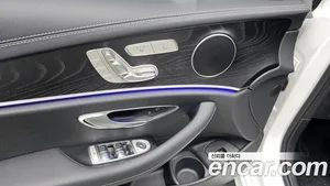 Mercedes-Benz E-Class, 2023 — миниатюра 28