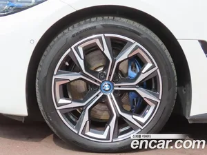 BMW i4, 2023 — миниатюра 20