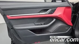 Porsche Taycan, 2025 — миниатюра 13