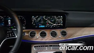 Mercedes-Benz E-Class, 2023 — миниатюра 19