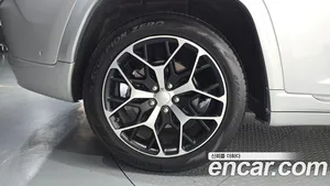 Jeep Cherokee, 2023 — миниатюра 5
