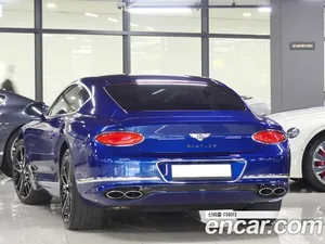 Bentley Continental, 2022 — миниатюра 3