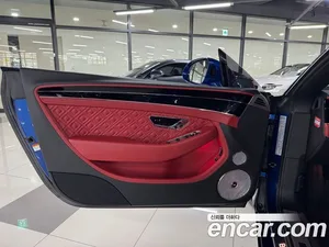 Bentley Continental, 2022 — миниатюра 7