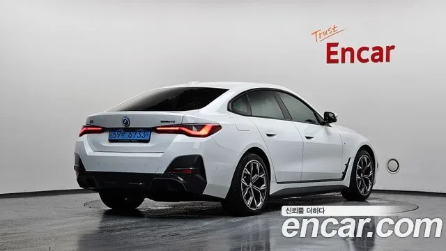 BMW i4, 2022 — фото автомобиля из Кореи