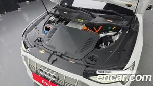 Audi e-tron, 2022 — миниатюра 6