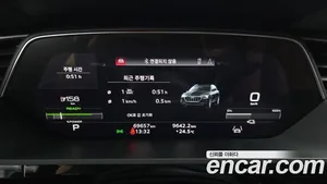 Audi e-tron, 2022 — миниатюра 8