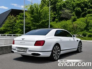 Bentley Flying Spur, 2022 — миниатюра 3