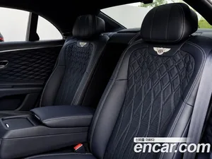 Bentley Flying Spur, 2022 — миниатюра 11