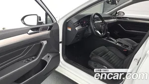 Volkswagen Passat, 2022 — миниатюра 12