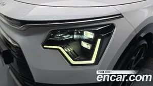 Kia Niro, 2022 — миниатюра 8