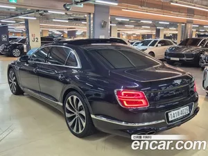 Bentley Flying Spur, 2023 — миниатюра 3