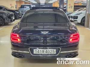 Bentley Flying Spur, 2023 — миниатюра 4