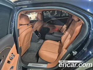 Bentley Flying Spur, 2023 — миниатюра 9