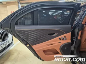 Bentley Flying Spur, 2023 — миниатюра 10