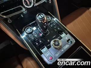 Bentley Flying Spur, 2023 — миниатюра 17