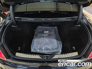 Bentley Flying Spur, 2023 — миниатюра 19