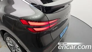 Genesis GV60, 2023 — миниатюра 9
