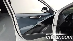 Kia Niro, 2023 — миниатюра 13