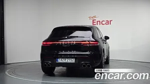 Porsche Macan, 2023 — миниатюра 4