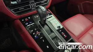 Porsche Macan, 2023 — миниатюра 9