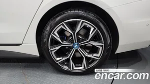 BMW i4, 2023 — миниатюра 7
