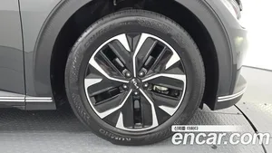 Kia EV6, 2023 — миниатюра 7
