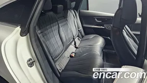 Mercedes-Benz EQE, 2023 — миниатюра 17