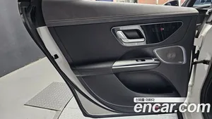 Mercedes-Benz EQE, 2023 — миниатюра 15