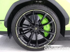 Lamborghini Urus, 2024 — миниатюра 8