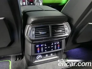 Lamborghini Urus, 2024 — миниатюра 16