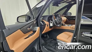 Toyota Alphard, 2025 — миниатюра 13